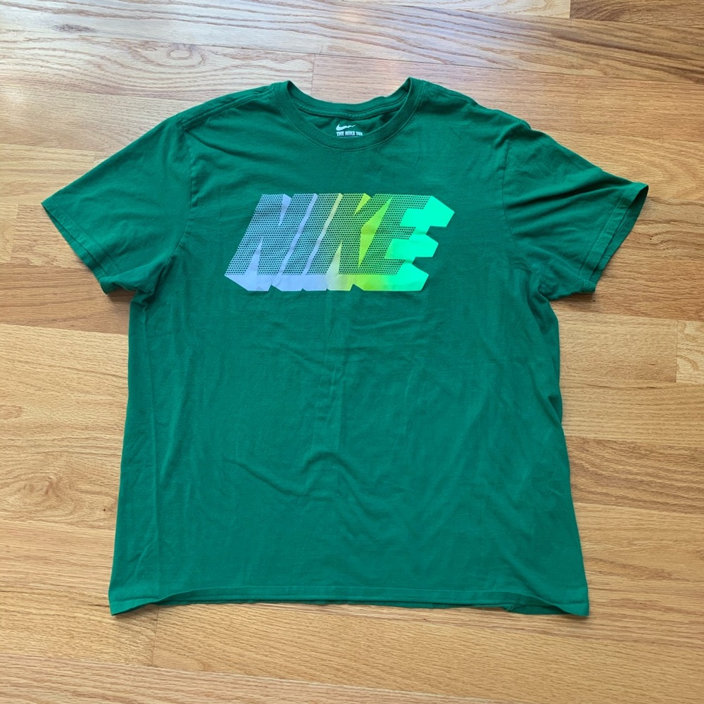 Green with multicolor “ Nike “ TShirt Sz XL